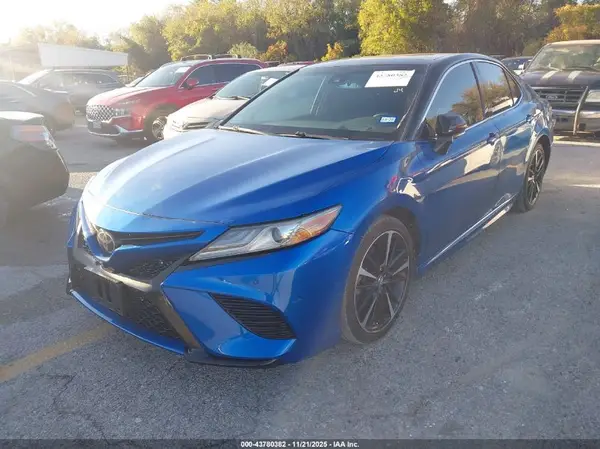 4T1B61HK2JU031341 2018 TOYOTA CAMRY - Image 2