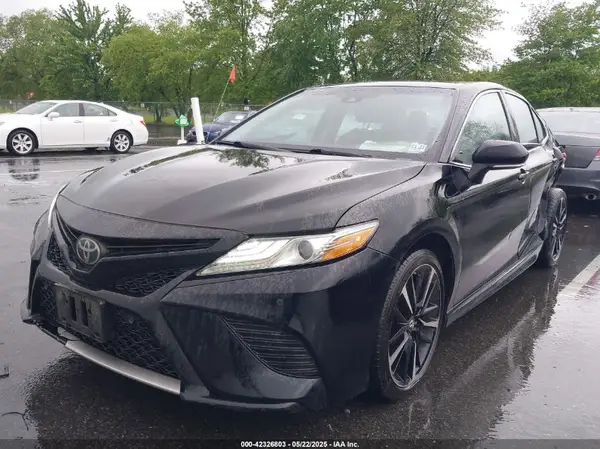 4T1B61HK2JU042257 2018 TOYOTA CAMRY - Image 2