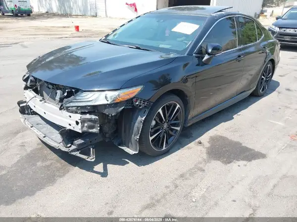 4T1B61HK2JU043022 2018 TOYOTA CAMRY - Image 2