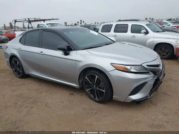 4T1B61HK2JU051072 2018 TOYOTA CAMRY - Image 1
