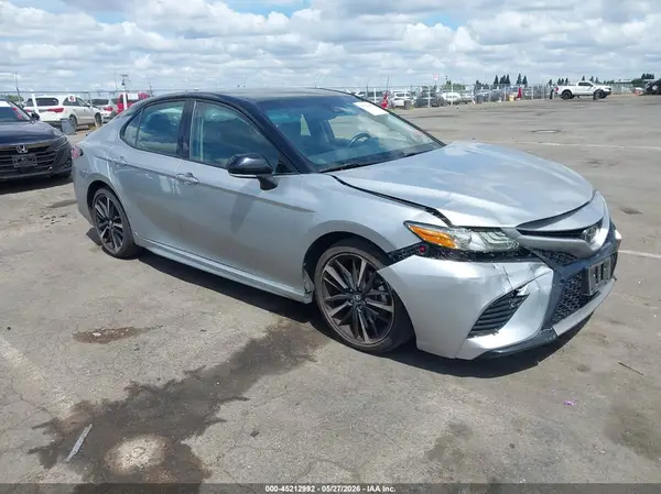 4T1B61HK2JU052206 2018 TOYOTA CAMRY - Image 1