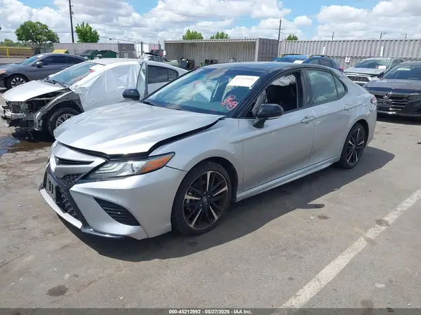 4T1B61HK2JU052206 2018 TOYOTA CAMRY - Image 2
