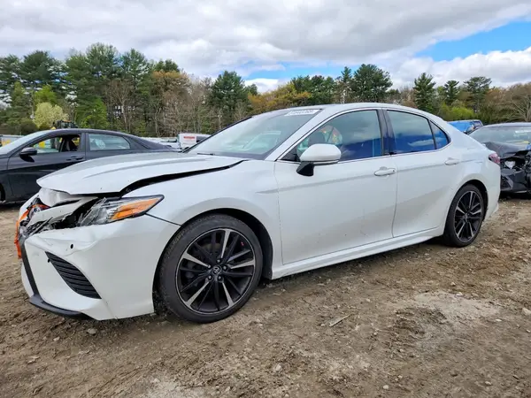 4T1B61HK2JU053727 2018 TOYOTA CAMRY - Image 1