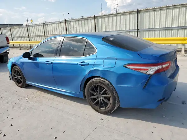 4T1B61HK2JU055977 2018 TOYOTA CAMRY - Image 2