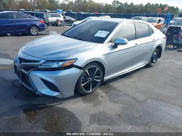 4T1B61HK2JU059995 2018 TOYOTA CAMRY - Image 2