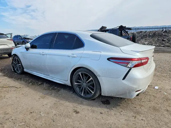 4T1B61HK2JU067238 2018 TOYOTA CAMRY - Image 2
