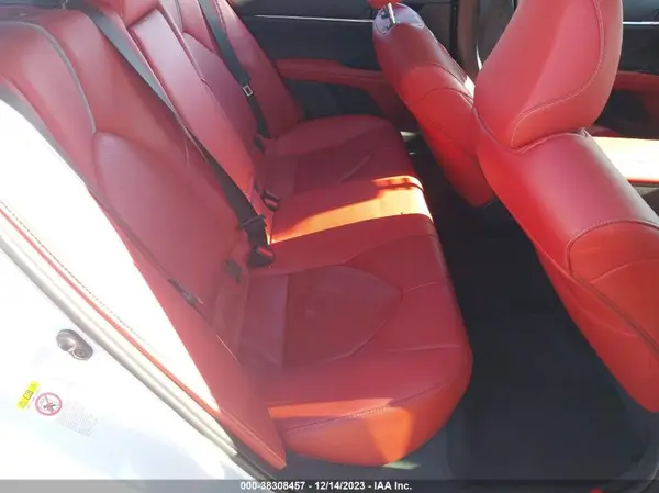 4T1B61HK2JU068826 2018 TOYOTA CAMRY - Image 8