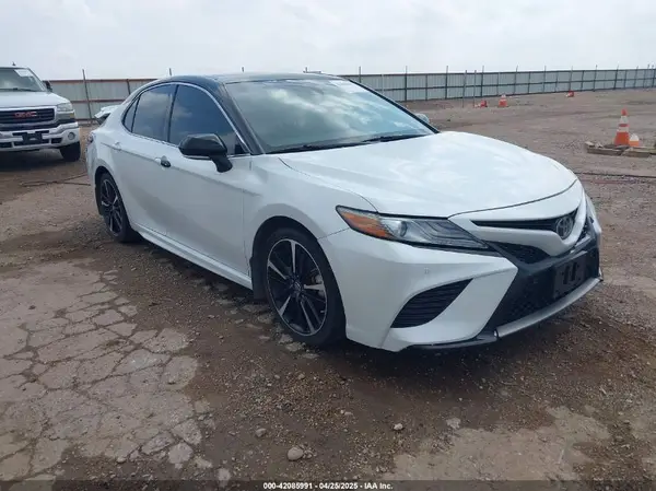 4T1B61HK2JU071113 2018 TOYOTA CAMRY - Image 1