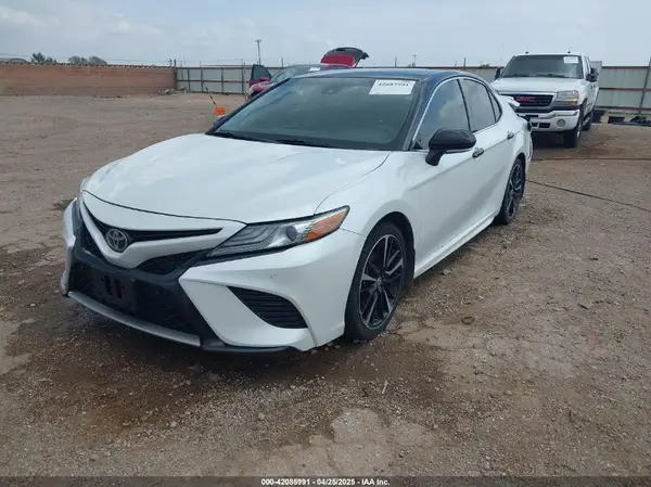 4T1B61HK2JU071113 2018 TOYOTA CAMRY - Image 2