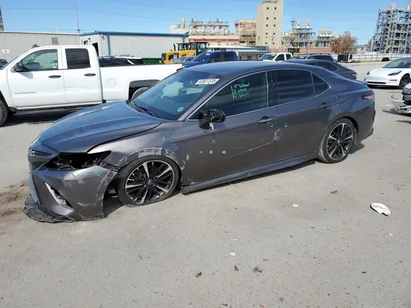 4T1B61HK2JU076179 2018 TOYOTA CAMRY - Image 1
