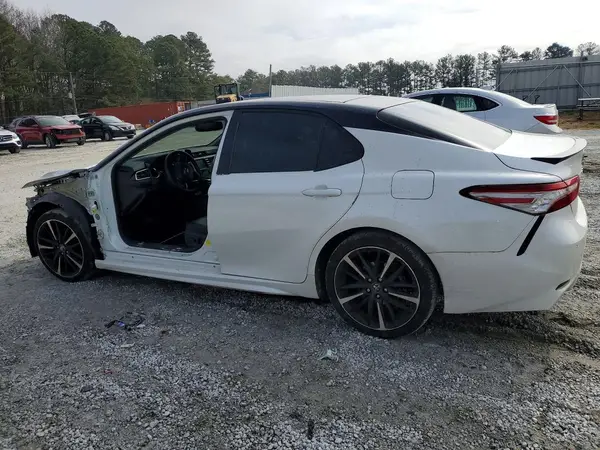 4T1B61HK2JU080281 2018 TOYOTA CAMRY - Image 2