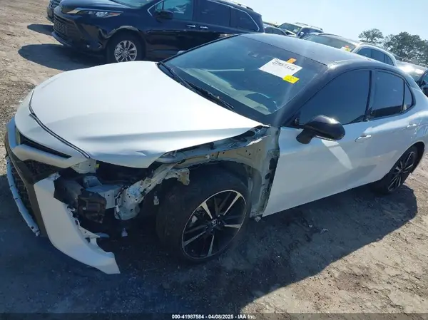 4T1B61HK2JU084041 2018 TOYOTA CAMRY - Image 2