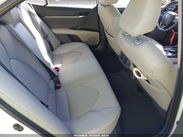 4T1B61HK2JU086680 2018 TOYOTA CAMRY - Image 8