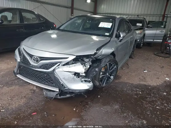 4T1B61HK2JU096254 2018 TOYOTA CAMRY - Image 2
