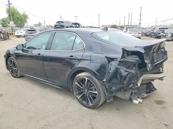 4T1B61HK2JU098909 2018 TOYOTA CAMRY - Image 2