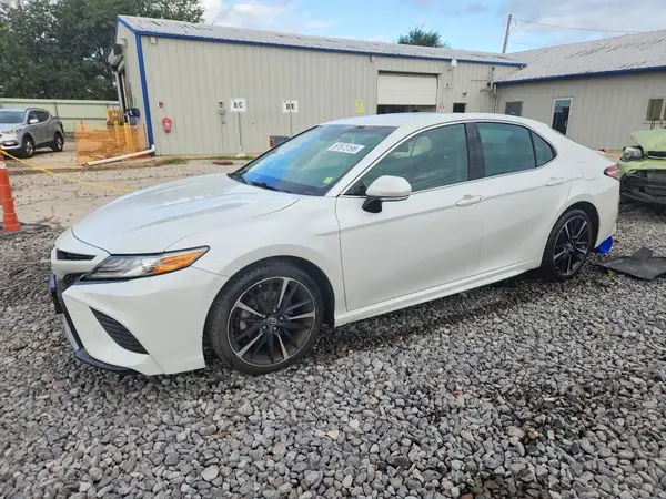 4T1B61HK2JU101064 2018 TOYOTA CAMRY - Image 1