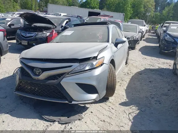 4T1B61HK2JU102098 2018 TOYOTA CAMRY - Image 2