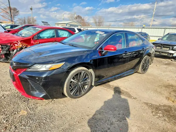 4T1B61HK2JU109942 2018 TOYOTA CAMRY - Image 1