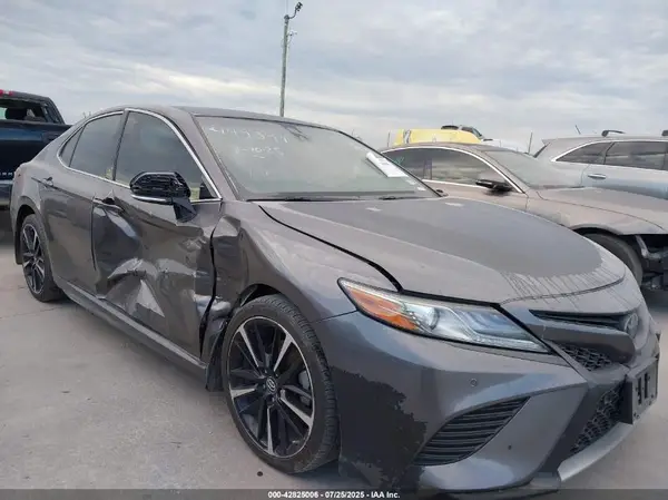 4T1B61HK2JU128829 2018 TOYOTA CAMRY - Image 1