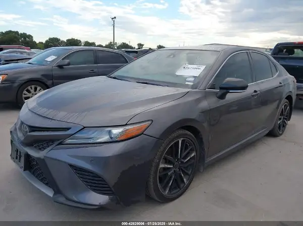 4T1B61HK2JU128829 2018 TOYOTA CAMRY - Image 2