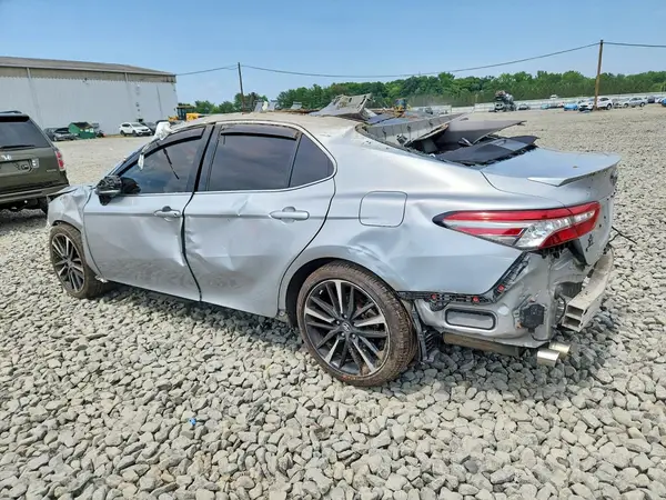 4T1B61HK2JU131035 2018 TOYOTA CAMRY - Image 2