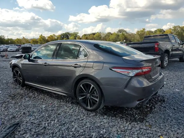 4T1B61HK2JU132721 2018 TOYOTA CAMRY - Image 2