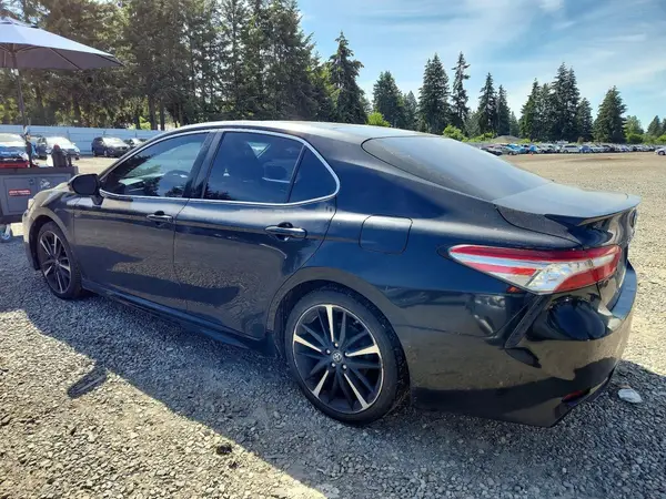 4T1B61HK2JU132878 2018 TOYOTA CAMRY - Image 2