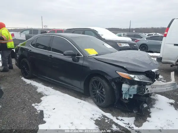 4T1B61HK2JU132993 2018 TOYOTA CAMRY - Image 1