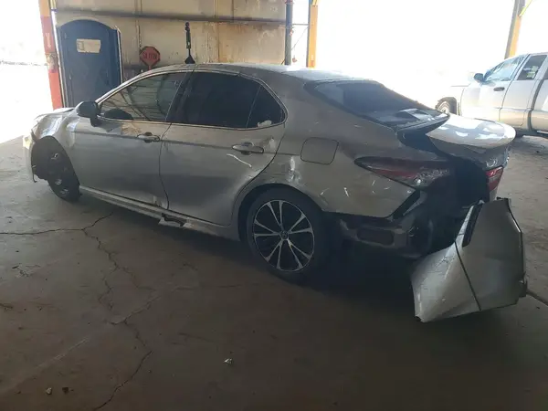 4T1B61HK2JU133061 2018 TOYOTA CAMRY - Image 2