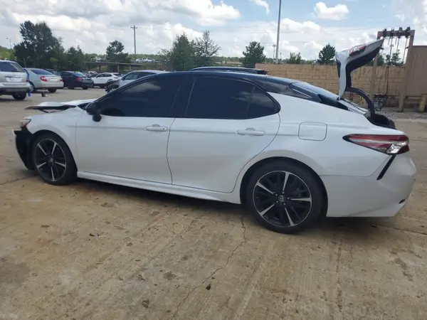 4T1B61HK2JU133738 2018 TOYOTA CAMRY - Image 2
