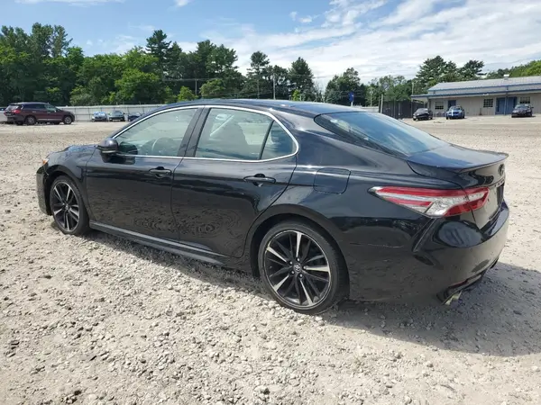 4T1B61HK2JU135635 2018 TOYOTA CAMRY - Image 2