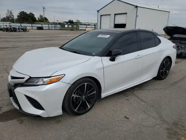 4T1B61HK2JU137062 2018 TOYOTA CAMRY - Image 1