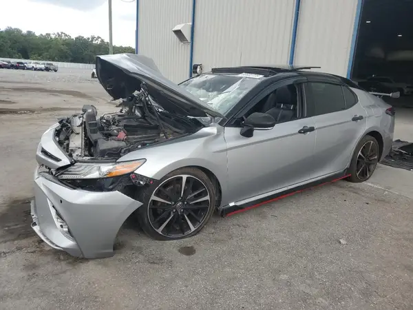 4T1B61HK2JU142830 2018 TOYOTA CAMRY - Image 1