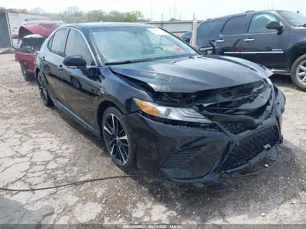 4T1B61HK2JU143895 2018 TOYOTA CAMRY - Image 1