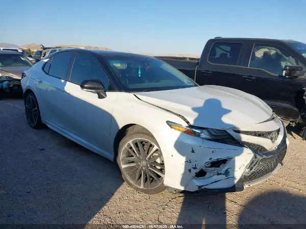 4T1B61HK2JU150815 2018 TOYOTA CAMRY - Image 1