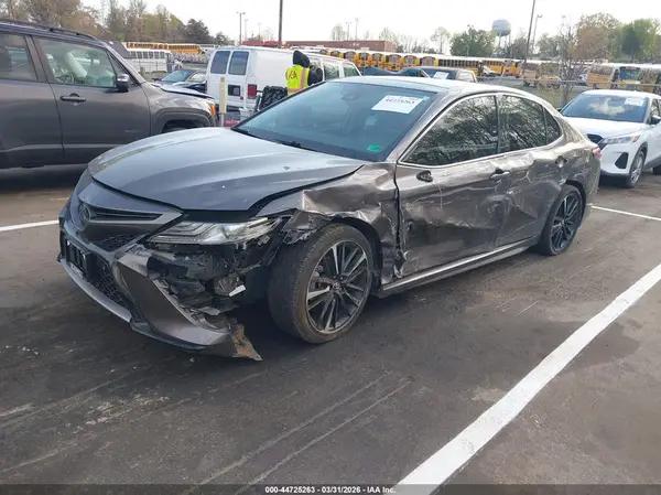 4T1B61HK2JU157909 2018 TOYOTA CAMRY - Image 2