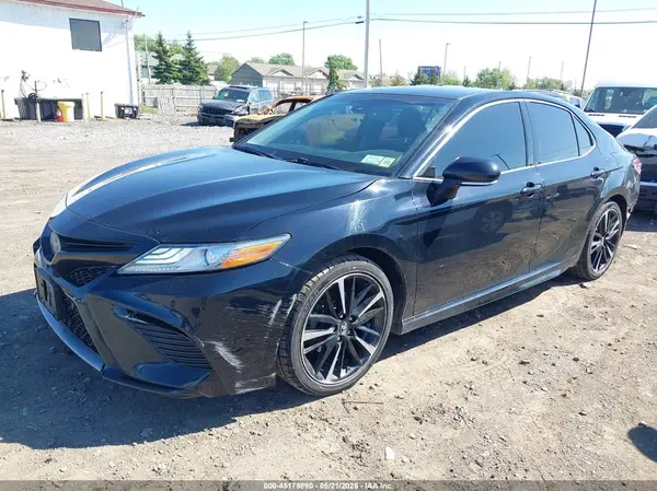 4T1B61HK2JU504302 2018 TOYOTA CAMRY - Image 2