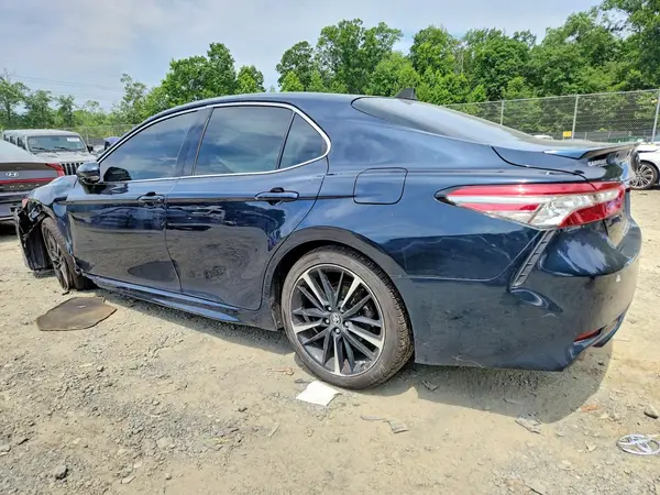 4T1B61HK2JU528230 2018 TOYOTA CAMRY - Image 2
