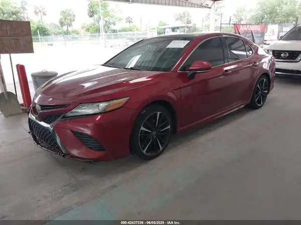 4T1B61HK2JU560711 2018 TOYOTA CAMRY - Image 2