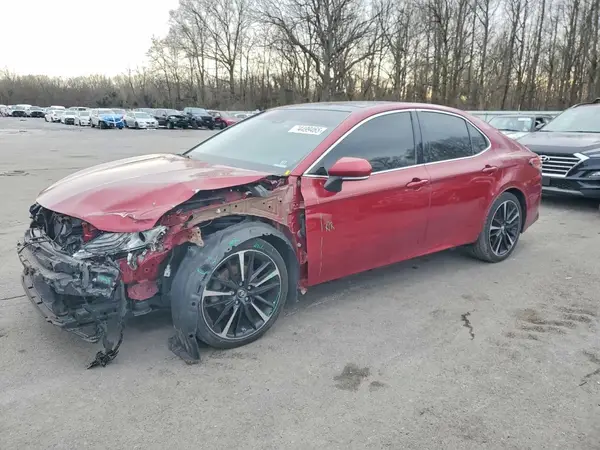 4T1B61HK2JU560840 2018 TOYOTA CAMRY - Image 1
