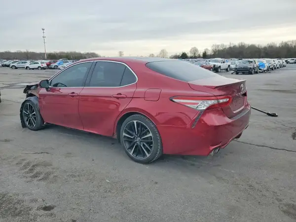 4T1B61HK2JU560840 2018 TOYOTA CAMRY - Image 2
