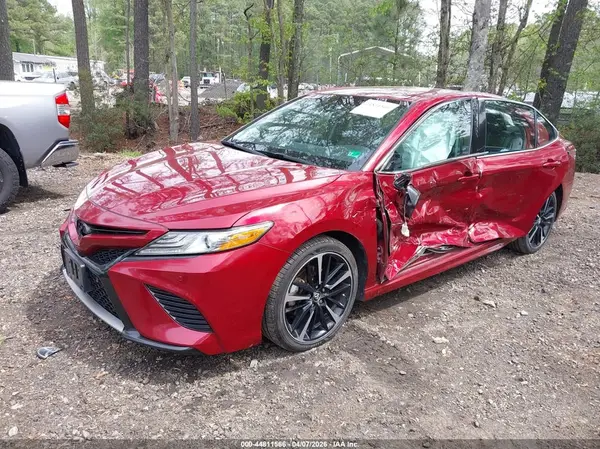 4T1B61HK2JU572339 2018 TOYOTA CAMRY - Image 2