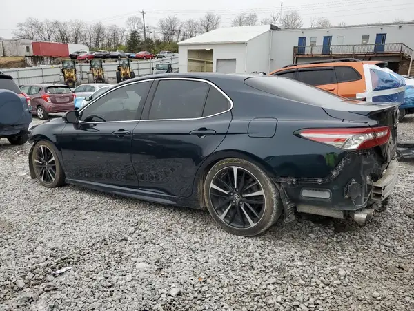 4T1B61HK2JU576455 2018 TOYOTA CAMRY - Image 2