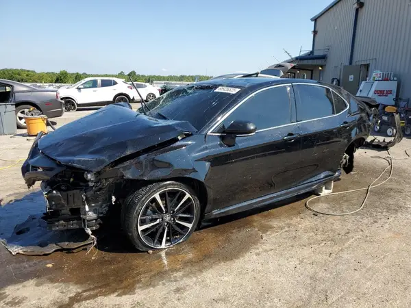 4T1B61HK2JU579999 2018 TOYOTA CAMRY - Image 1