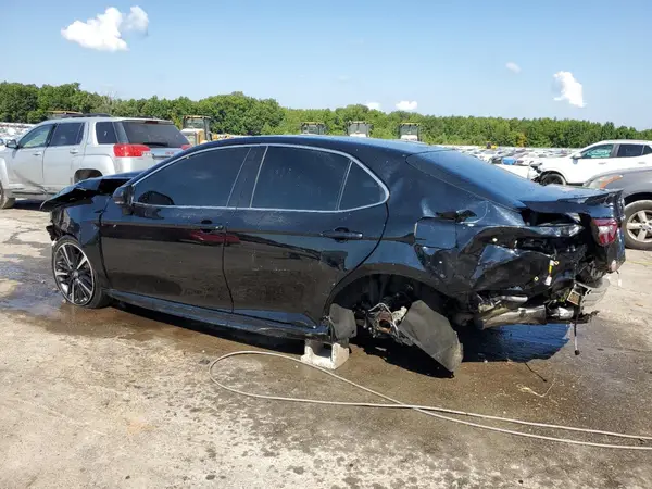 4T1B61HK2JU579999 2018 TOYOTA CAMRY - Image 2