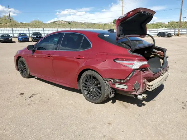 4T1B61HK2JU582238 2018 TOYOTA CAMRY - Image 2