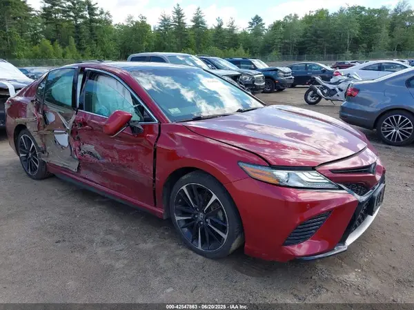 4T1B61HK2JU598066 2018 TOYOTA CAMRY - Image 1