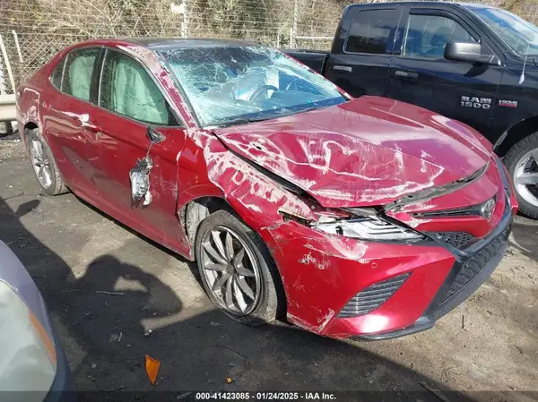 4T1B61HK2JU603184 2018 TOYOTA CAMRY - Image 1