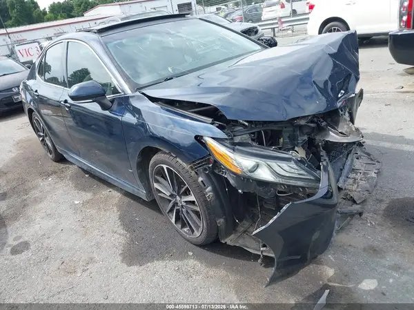 4T1B61HK2JU606182 2018 TOYOTA CAMRY - Image 1