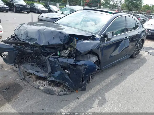 4T1B61HK2JU606182 2018 TOYOTA CAMRY - Image 2